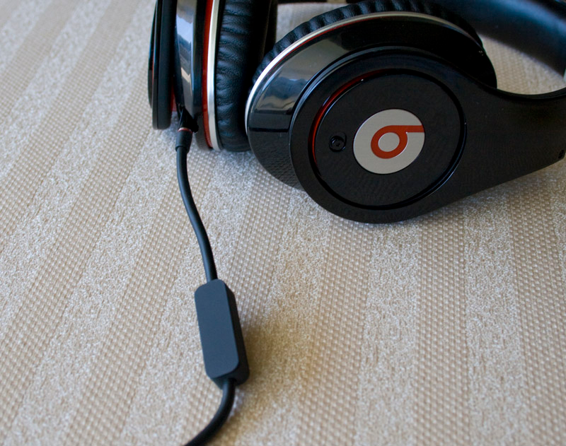 Illustration for article titled Lightning Review: Dr. Dre and Monster Headphones vs. a Jackhammer